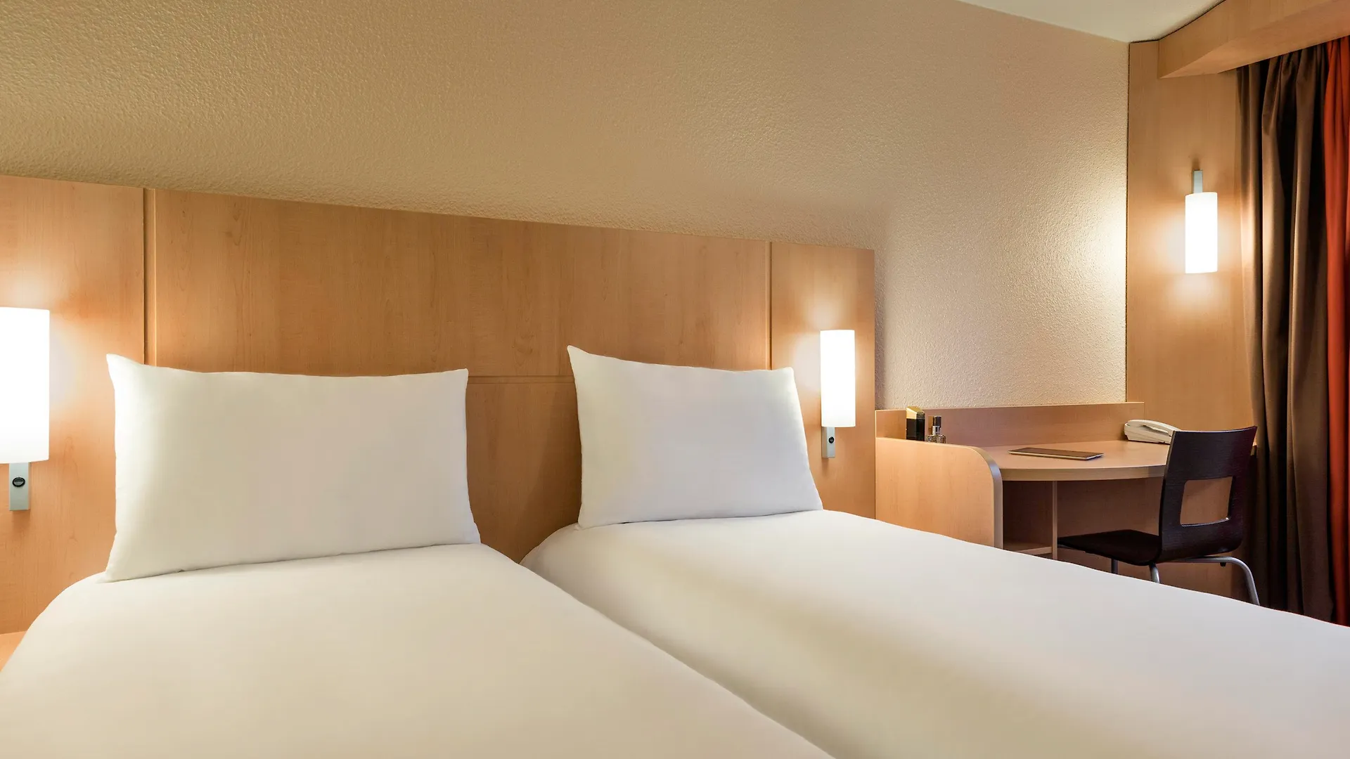 Ibis Paris Tour Eiffel Cambronne 15Eme Hotel