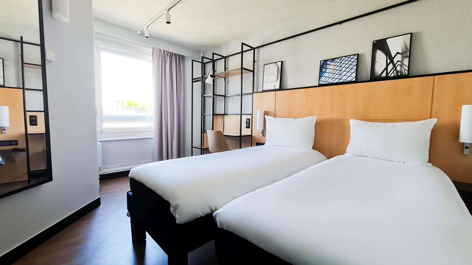 Ibis Paris Tour Eiffel Cambronne 15Eme Hotel